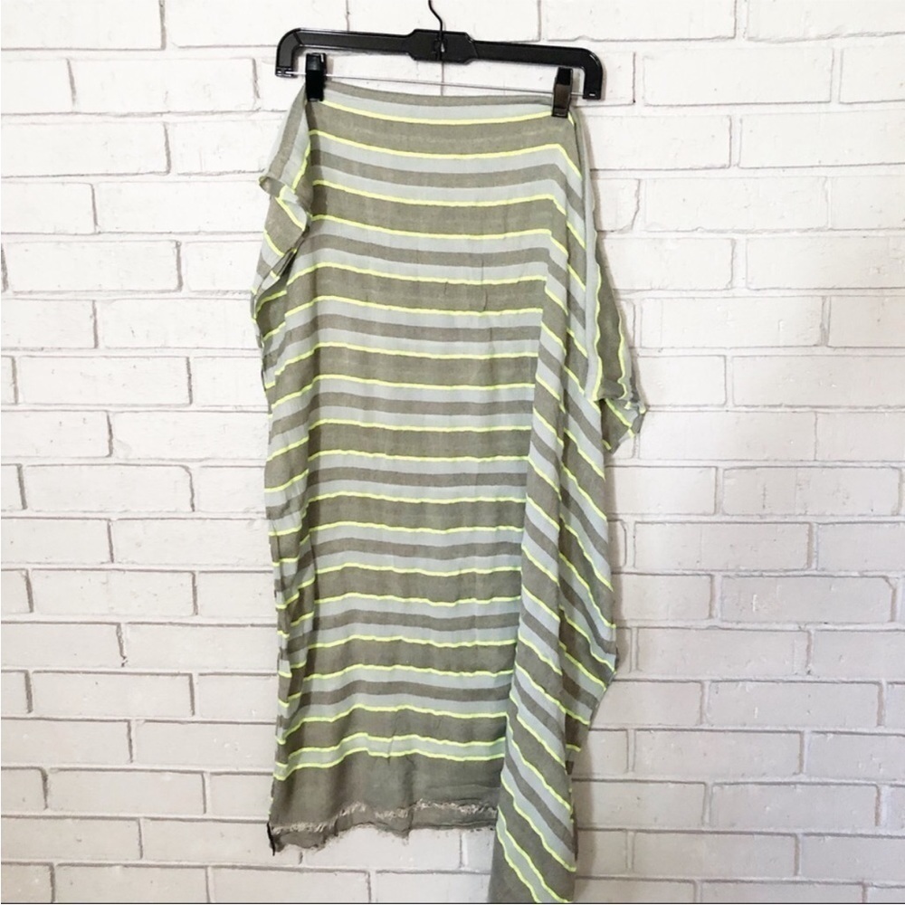 Ann Taylor Women's Green and‎ Gray Stripe Lightweight Scarf - Picture 5 of 5